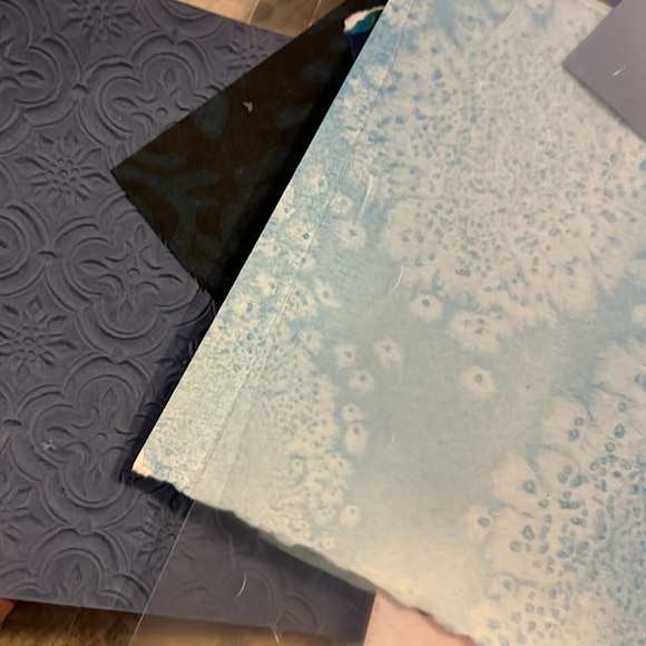 Rich blues paper bundle - Picture 3 of 3